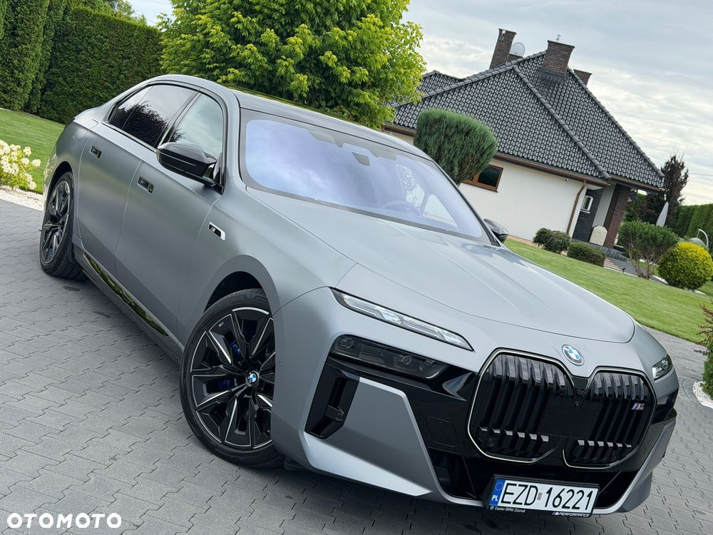 BMW Seria 7 M760e PHEV xDrive Individual Edition sport - 8