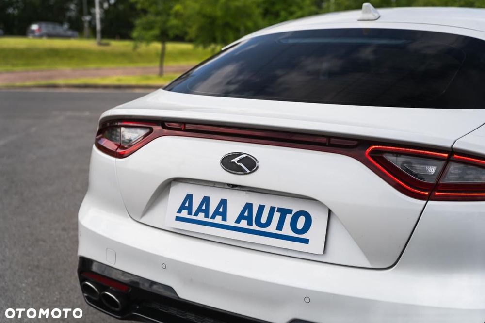 Kia Stinger - 16