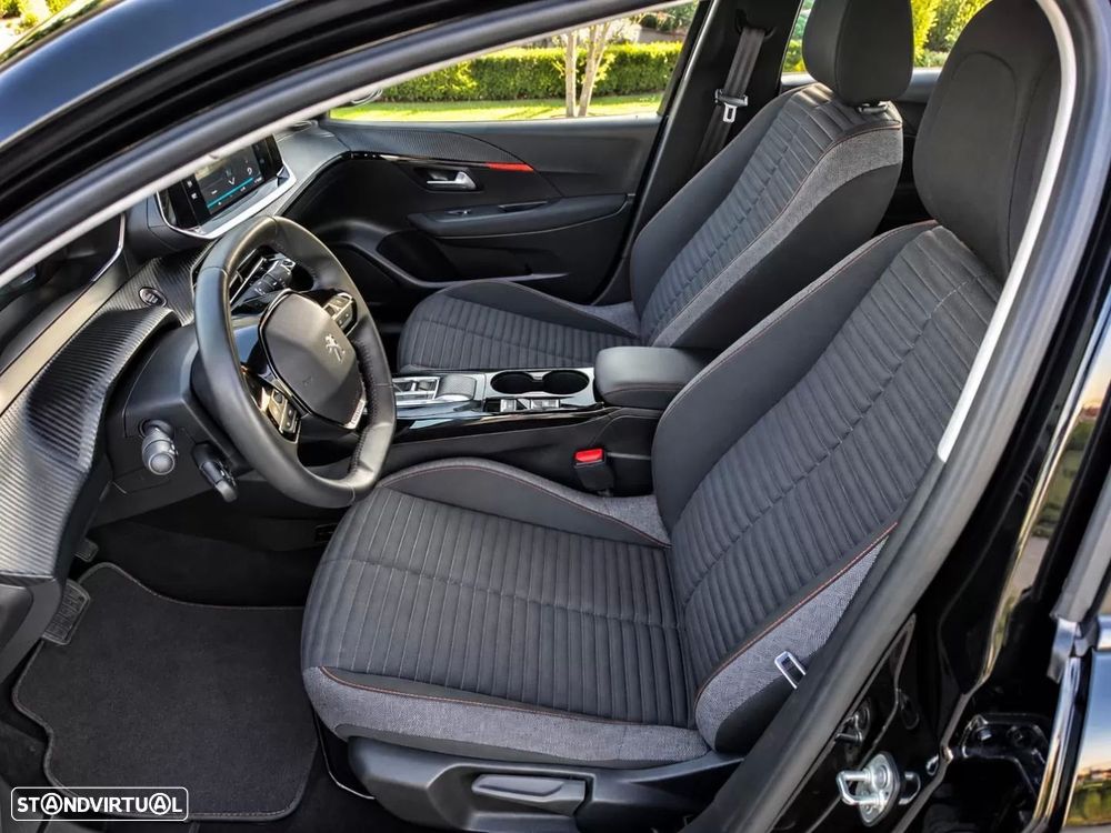 Peugeot e-208 50 kWh Active Pack — fotografia 31