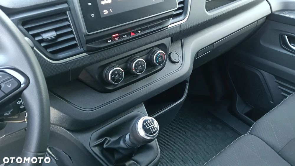 Renault Trafic - 13