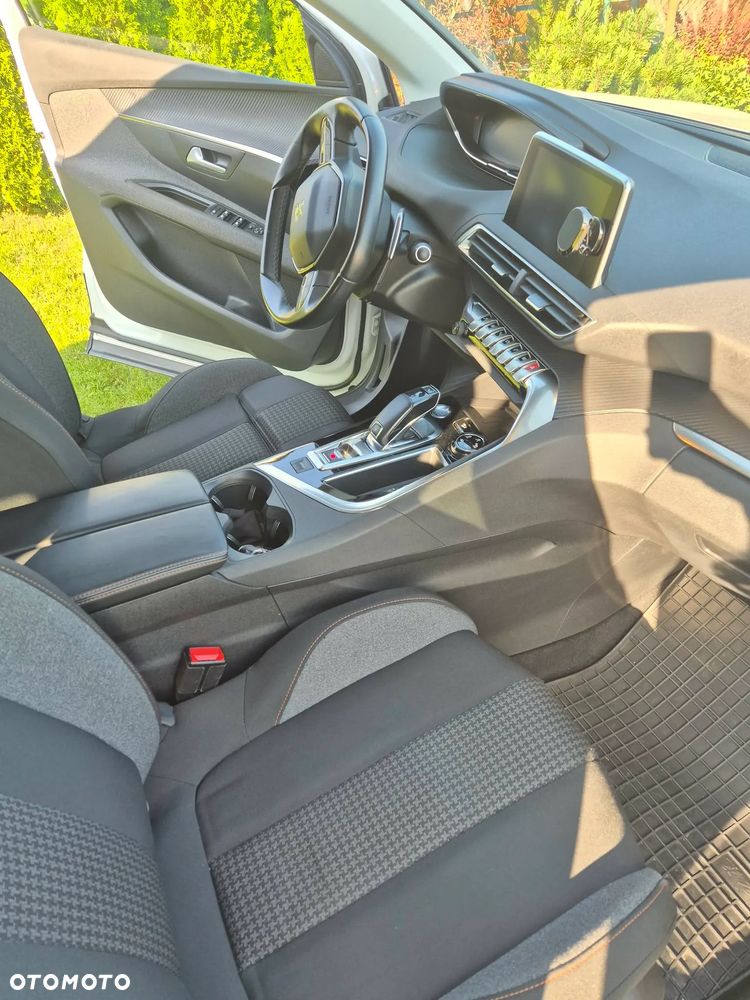 Peugeot 3008 PureTech 130 Stop & Start GPF EAT8 Allure - 9