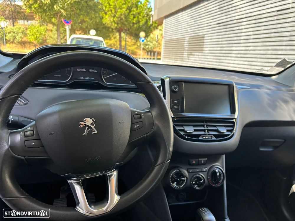 Peugeot 208 1.2 PureTech Active - 12