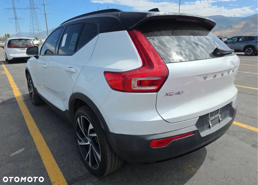 Volvo XC 40 T5 AWD R-Design - 5