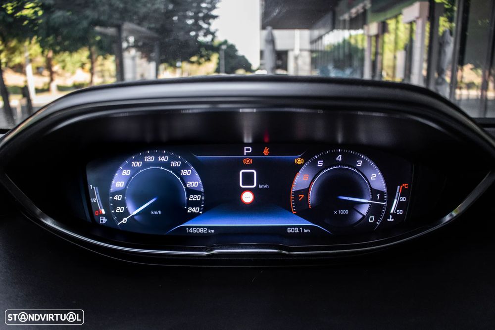 Peugeot 3008 PureTech 130 Stop & Start GPF EAT8 Allure - 16