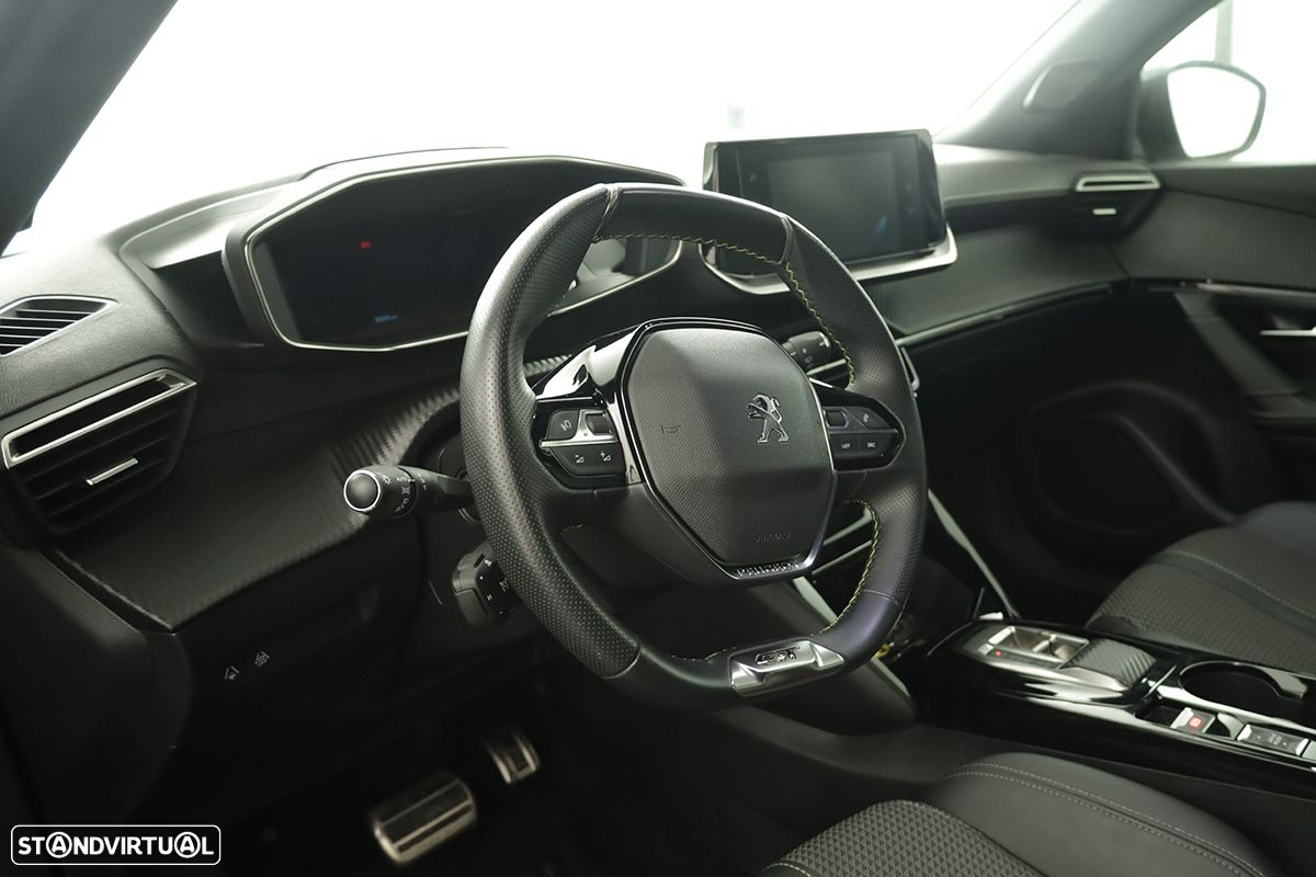 Peugeot e-2008 50 kWh GT - 8