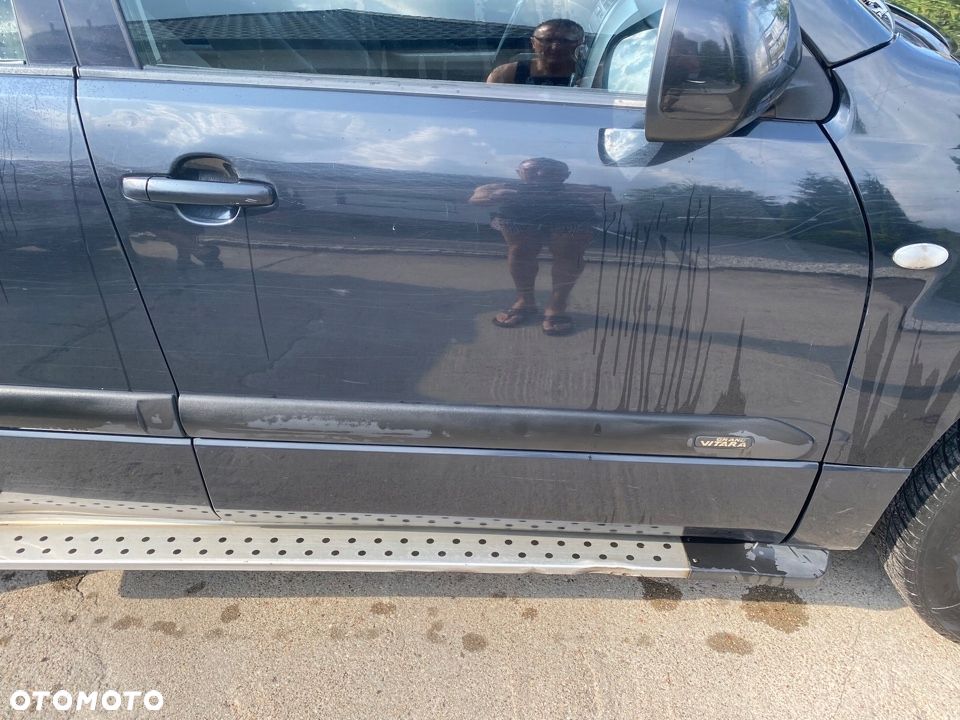 Grand Vitara II 05-10r 2,0 16V drzwi prawe - 1