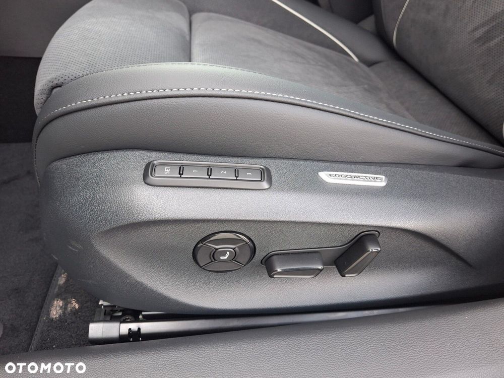 Volkswagen Passat - 13