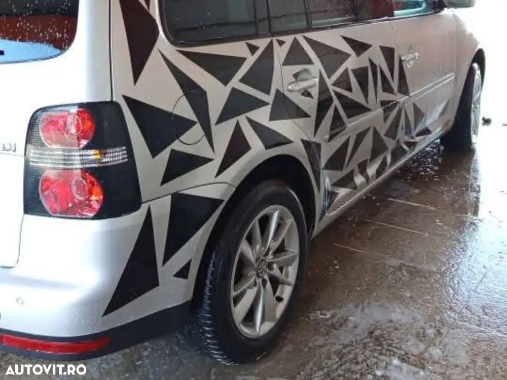 Volkswagen Touran 1.9TDI Highline - 4