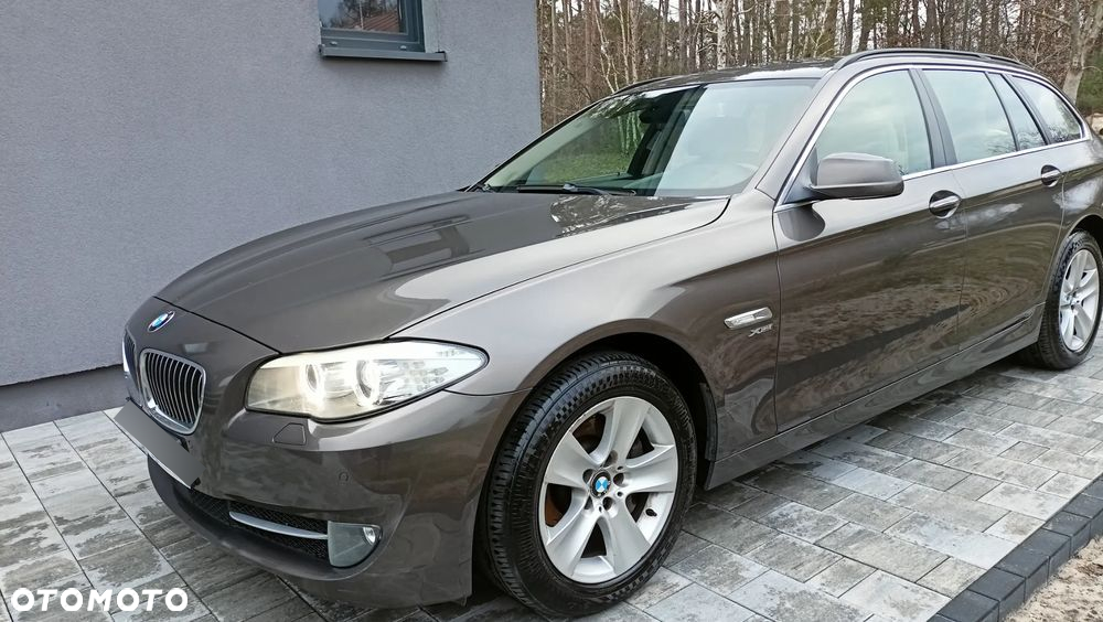 BMW Seria 5 525d xDrive Luxury Line - 17