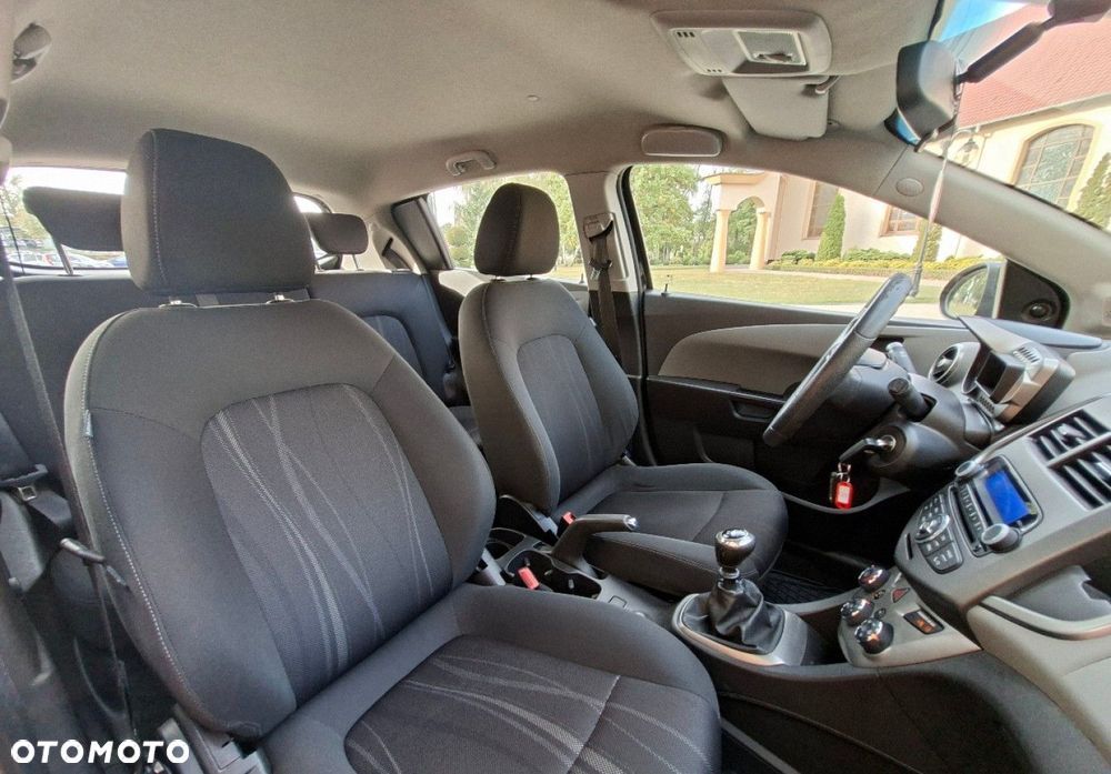 Chevrolet Aveo - 16