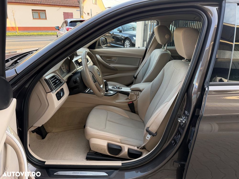 BMW Seria 3 320d Aut. Modern Line - 12
