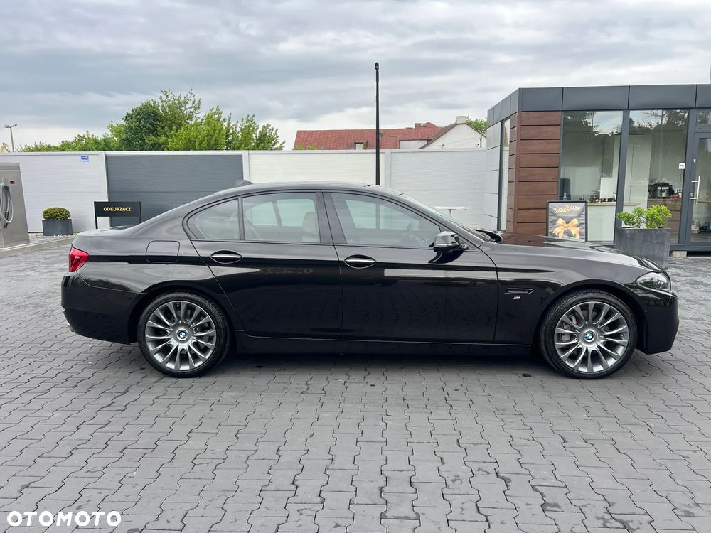 BMW Seria 5 550i xDrive Sport-Aut Luxury Line - 4