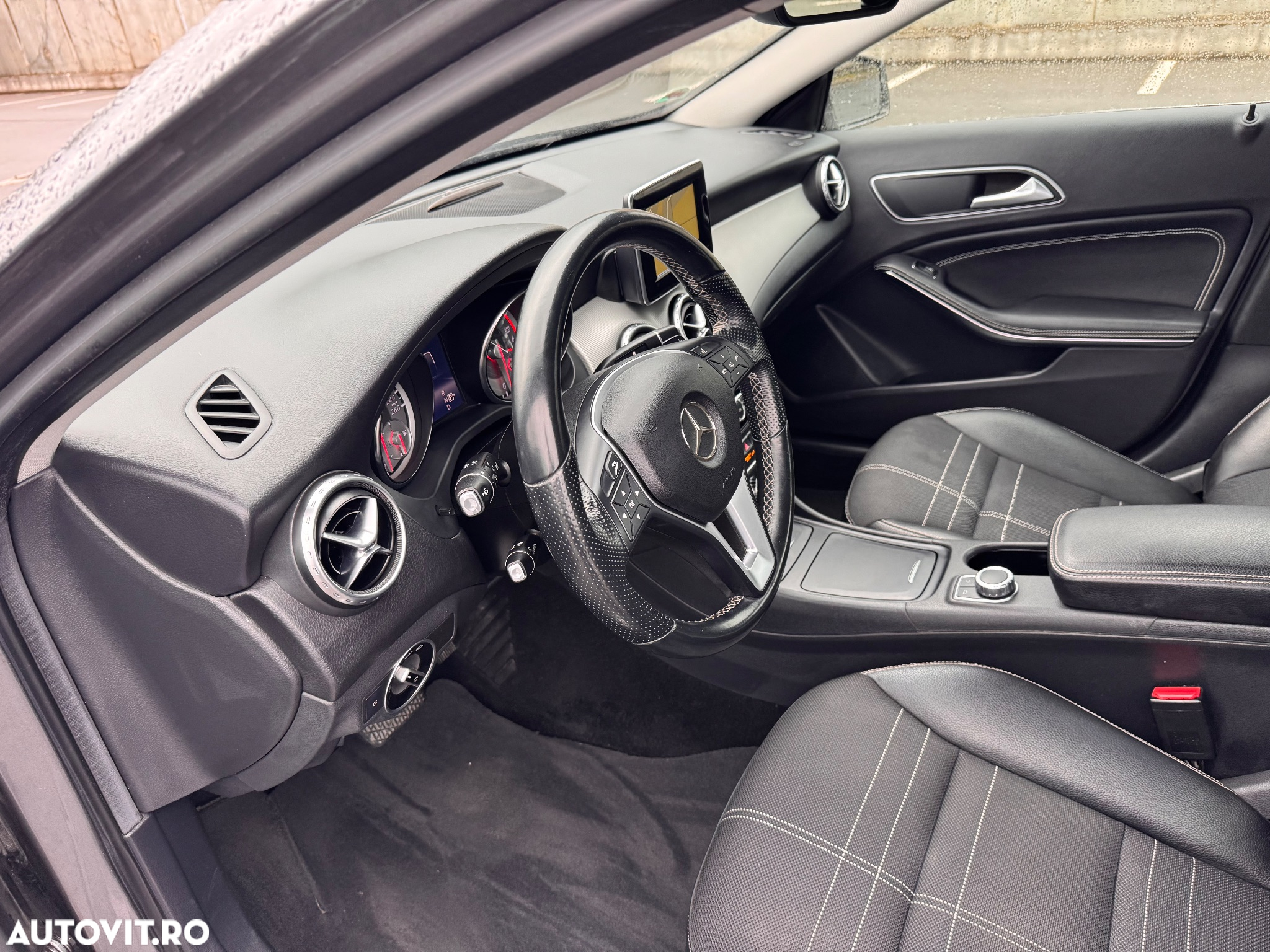 Mercedes-Benz GLA 220 CDI 4Matic 7G-DCT Urban - 15