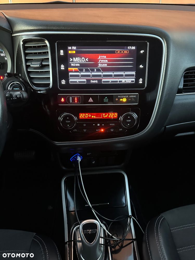 Mitsubishi Outlander - 23