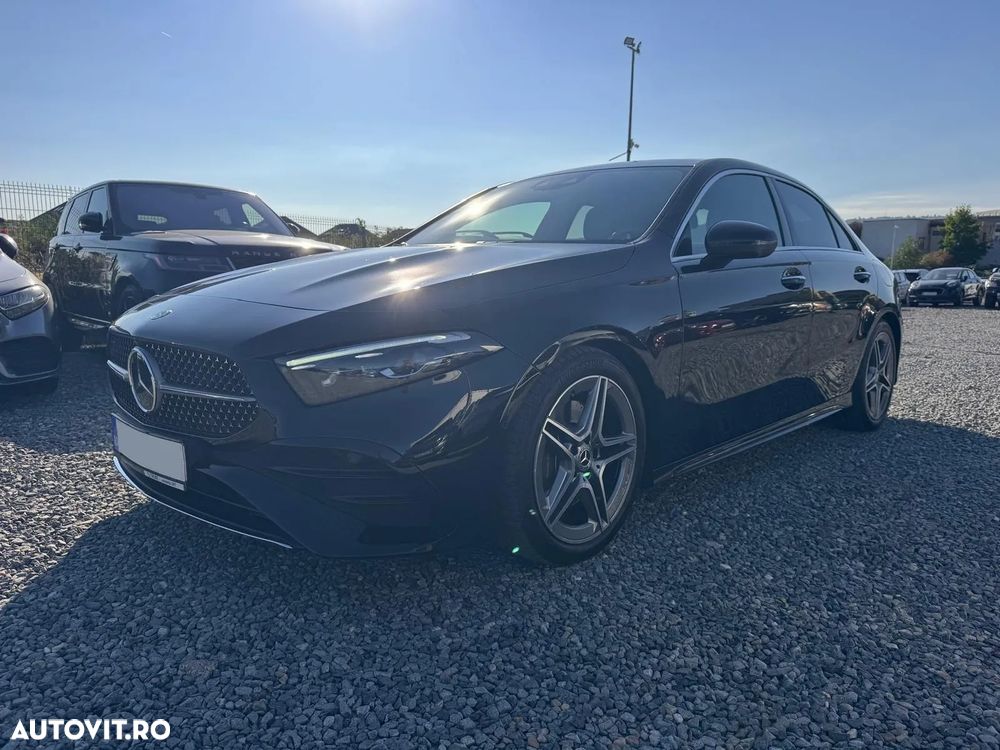 Mercedes-Benz A 220 Sedan 4Matic MHEV 8G-DCT - 2
