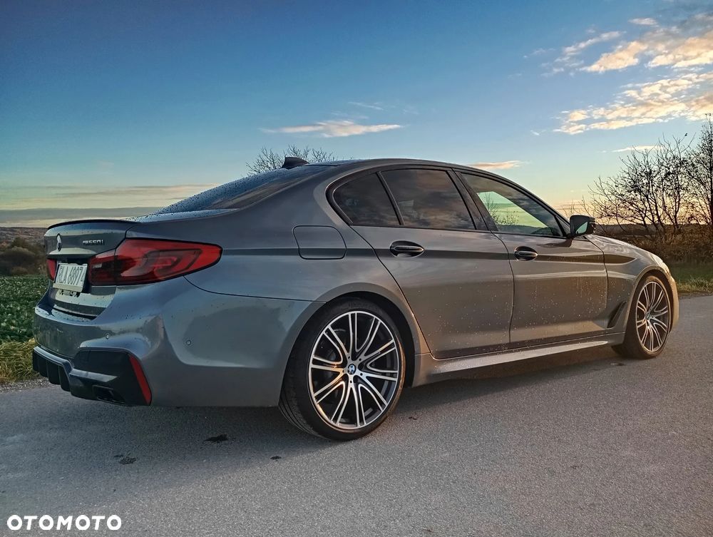 BMW Seria 5 M550i xDrive - 6