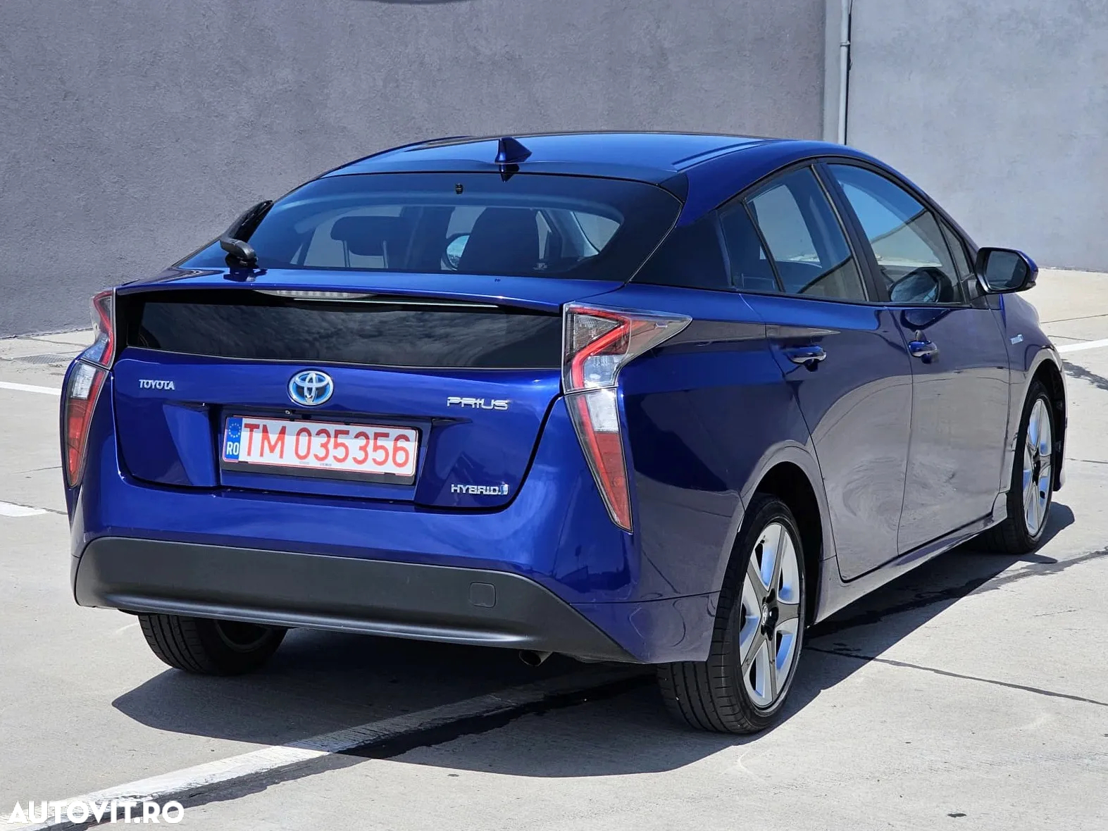 Toyota Prius (Hybrid) Comfort - 10