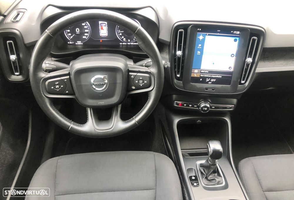 Volvo XC 40 2.0 D3 Momentum Plus - 28