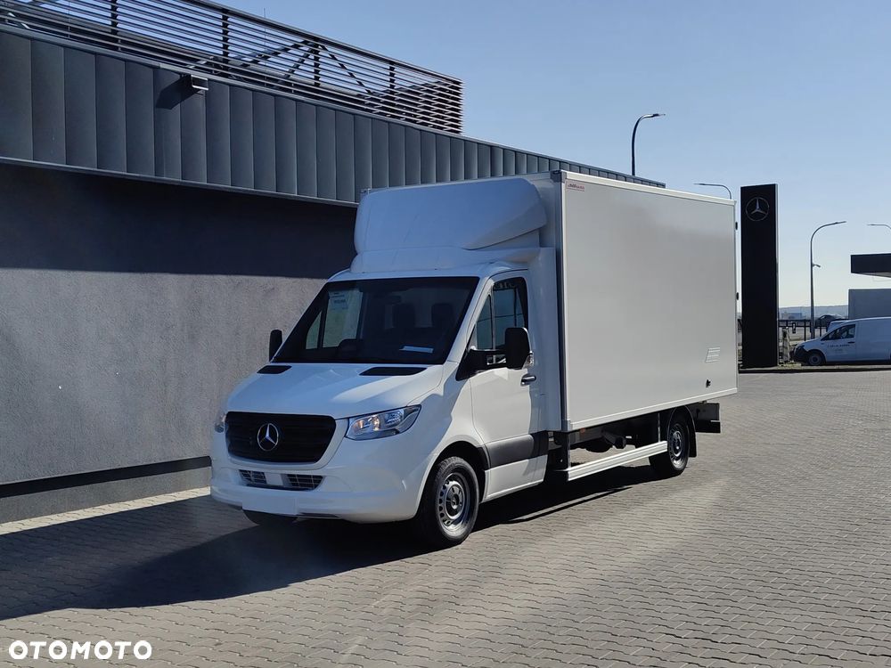 Mercedes-Benz Sprinter - 2