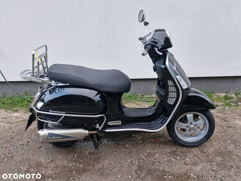 Piaggio Vespa - 2