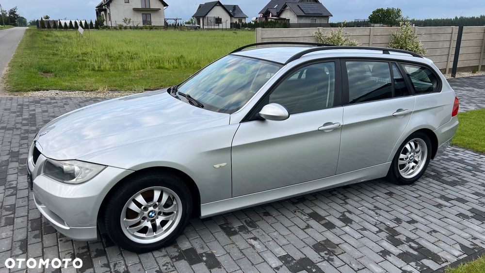 BMW Seria 3 320i - 3