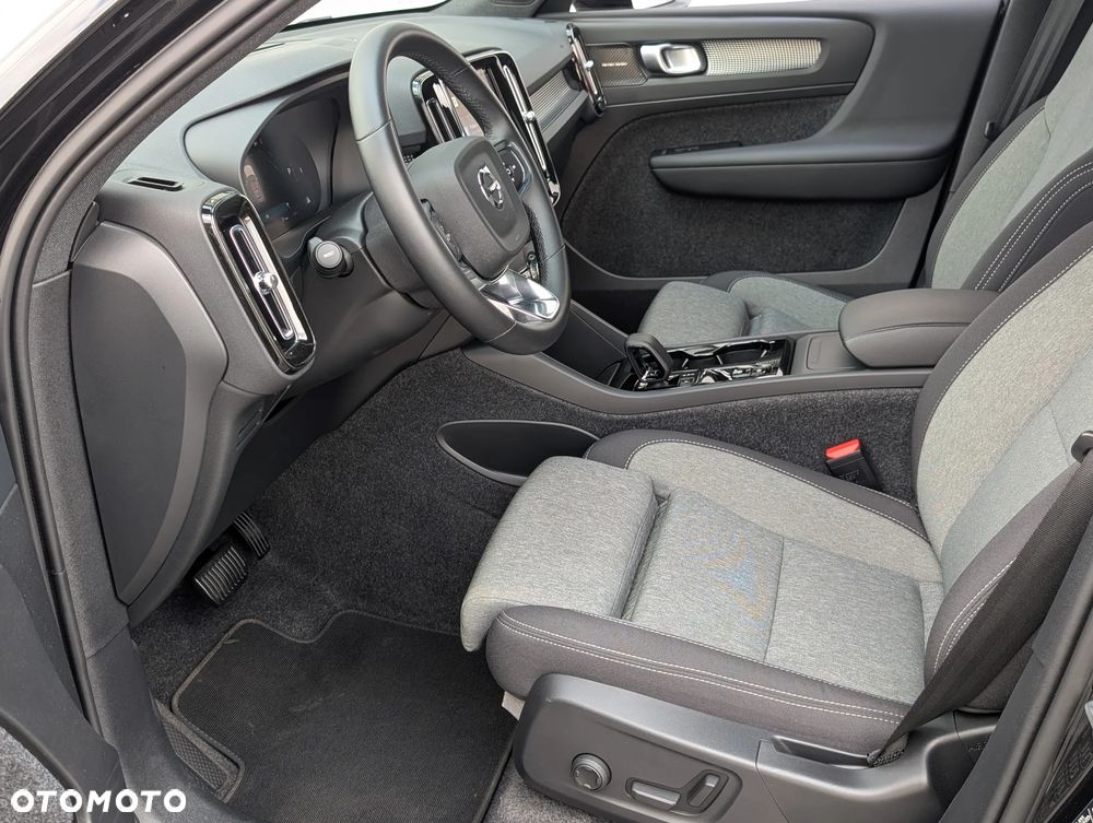 Volvo XC 40 B4 B AWD DKG Ultimate Dark - 19