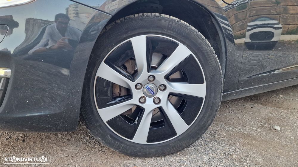 Volvo V60 D6 Plug-In-Hybrid AWD Geartronic Summum - 11