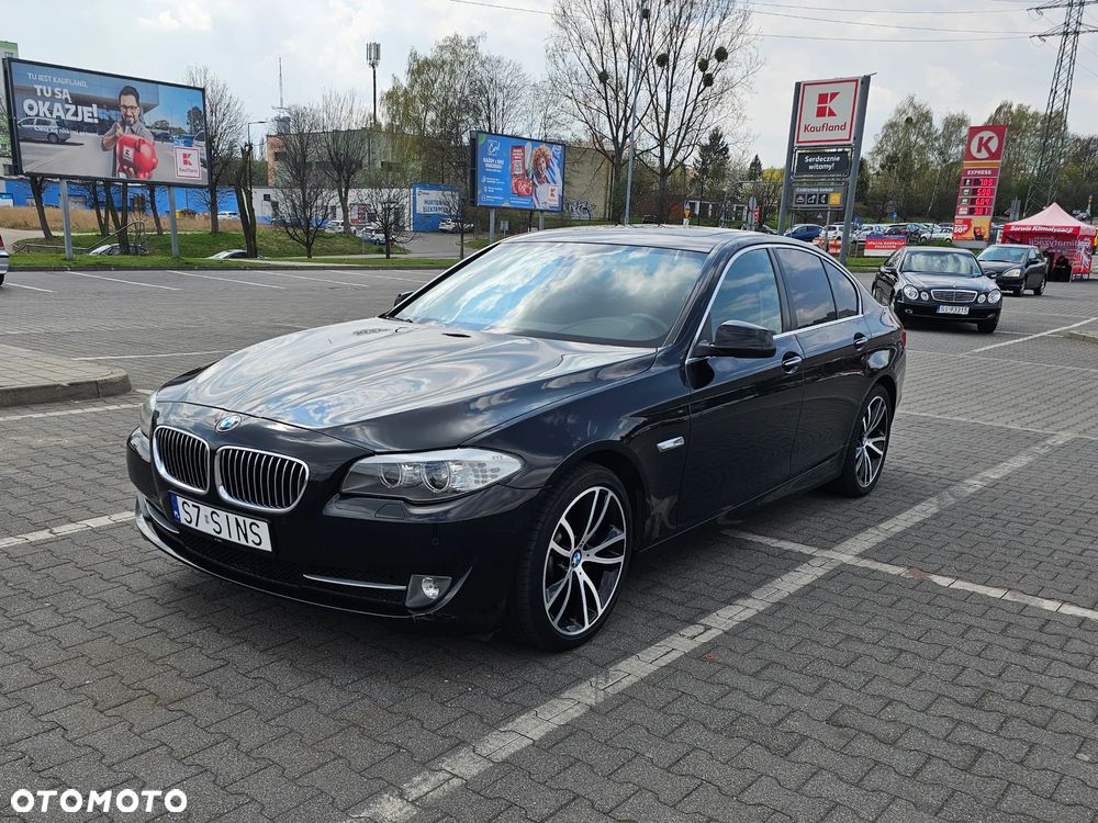 BMW Seria 5 520d xDrive - 24