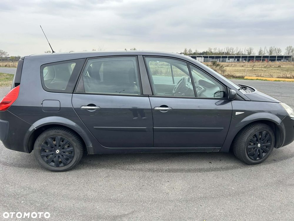 Renault Scenic 1.9 dCi FAP Conquest - 3