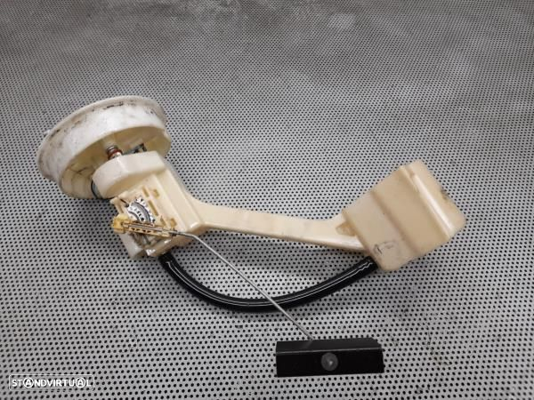 Bomba / Boia Combustivel  Volkswagen Passat (3B2) - 6