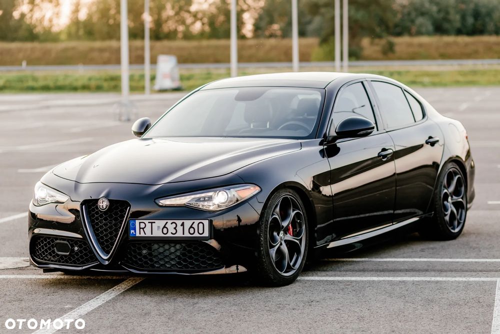 Alfa Romeo Giulia 2.0 Turbo 16V AT8 Veloce - 16