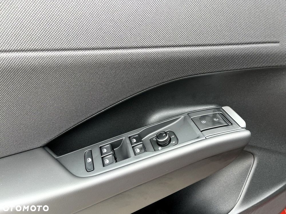 Volkswagen T-Roc 1.5 eTSI Life DSG - 12