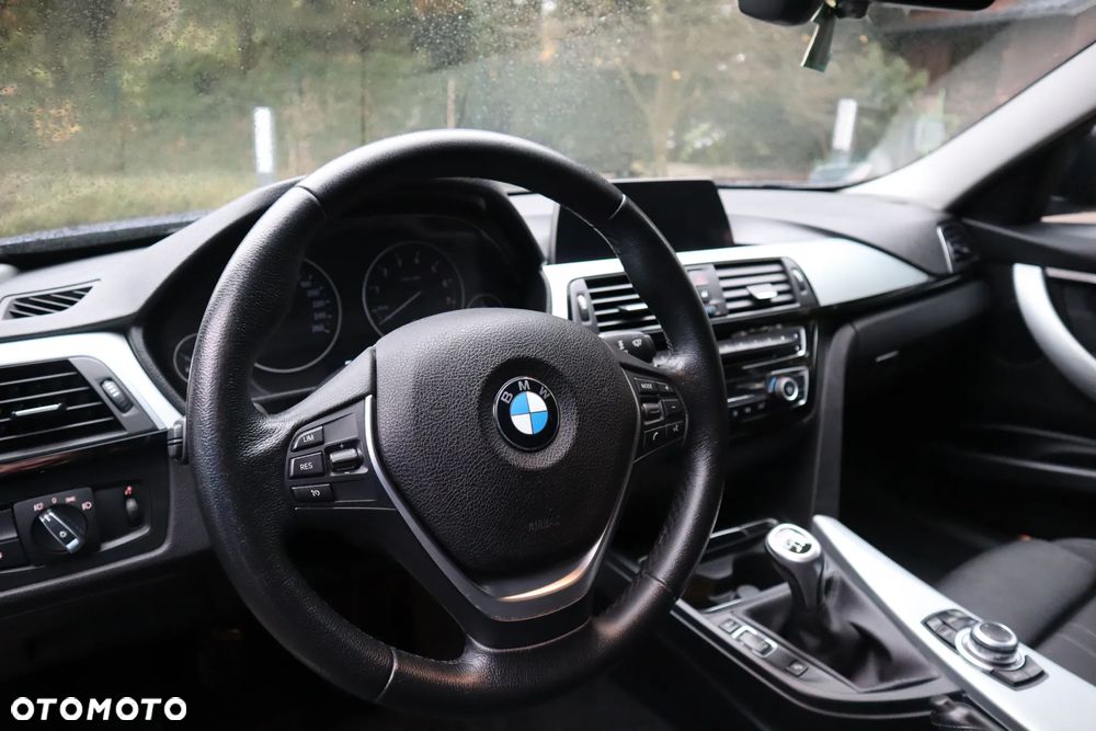 BMW Seria 3 318i Sport Line - 6