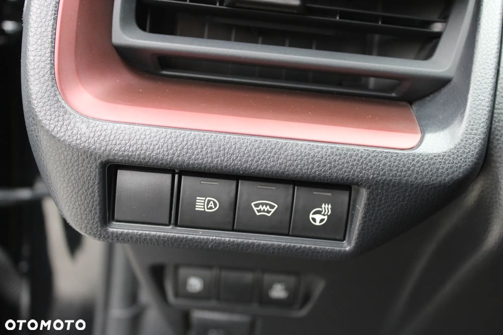 Toyota Prius Plug-in Hybrid - 16