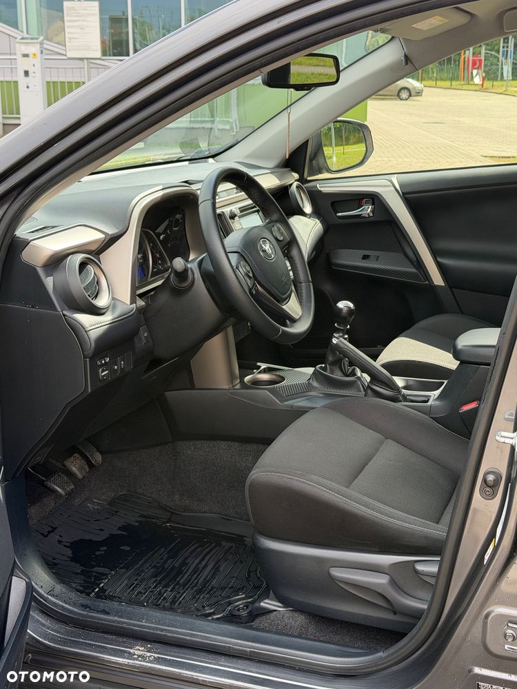 Toyota RAV4 - 10