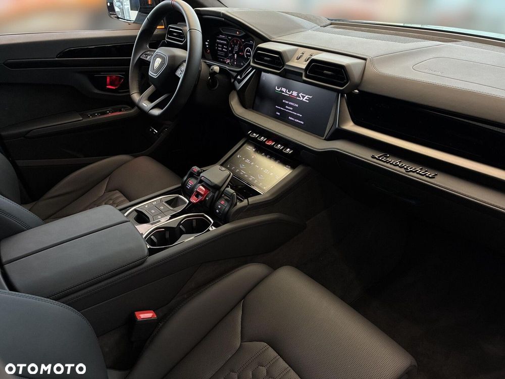Lamborghini Urus - 8