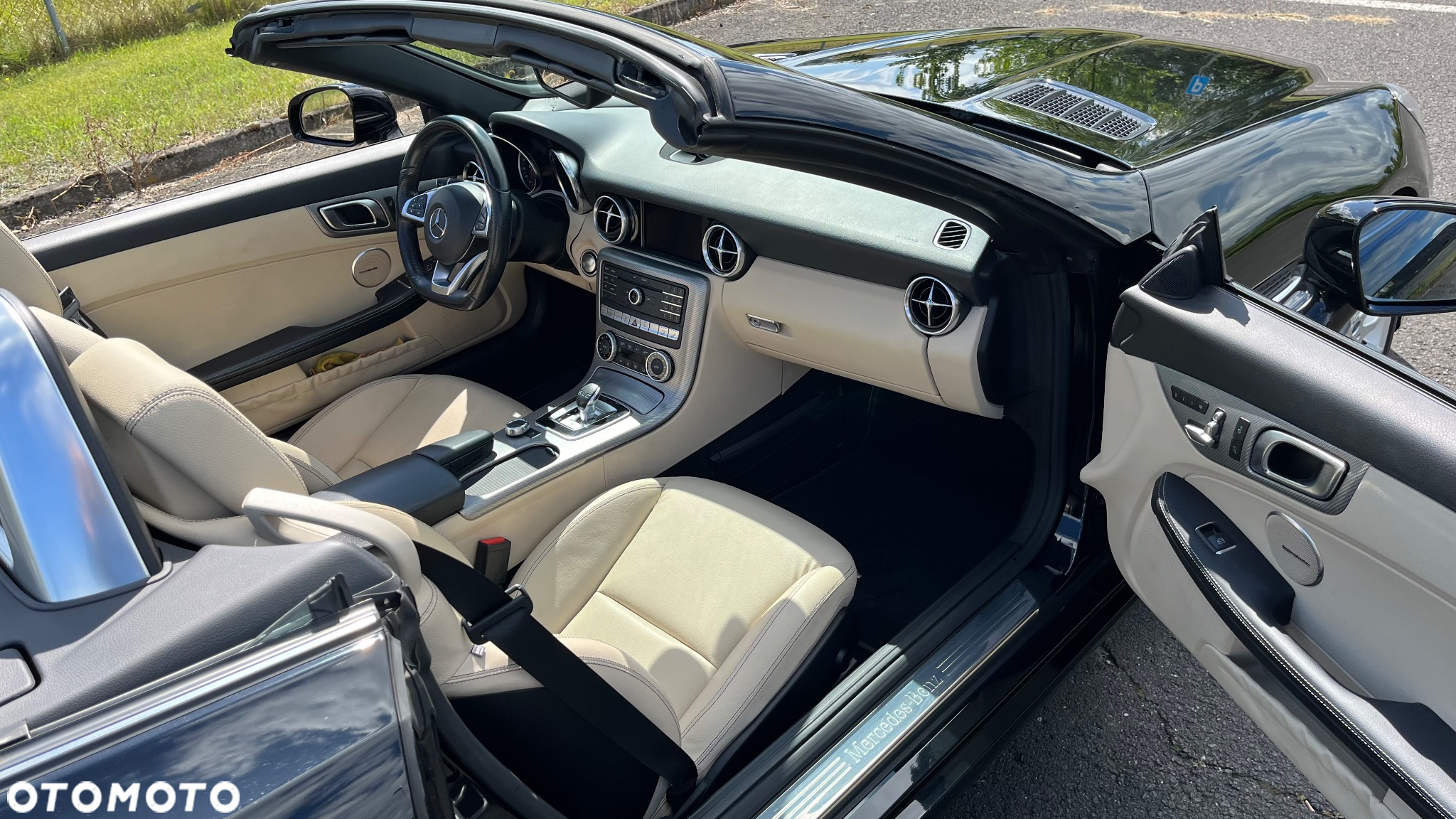 Mercedes-Benz SLC 300 9G-TRONIC Final Edition - 26