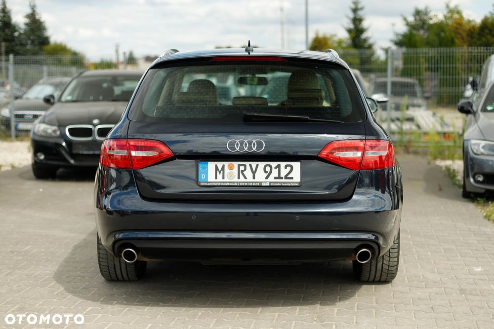 Audi A4 Avant - 9