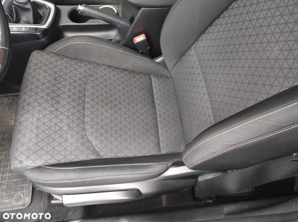 Kia Ceed - 11