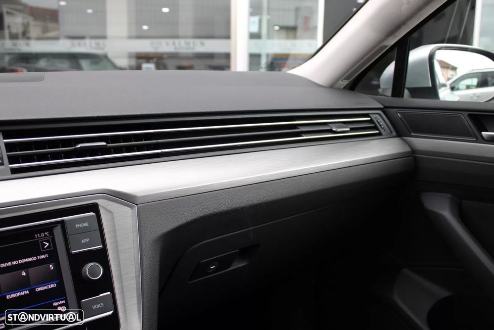 VW Passat 2.0 TDI Elegance - 14