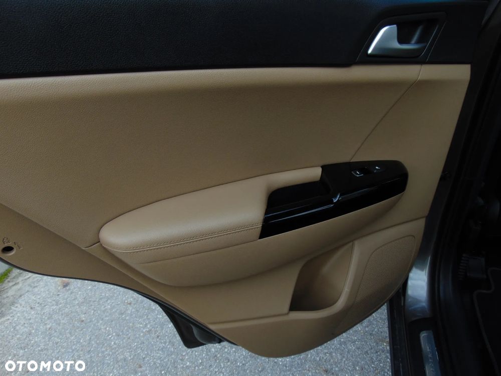 Kia Sportage 2,0 CRDI AWD Platinum - 23