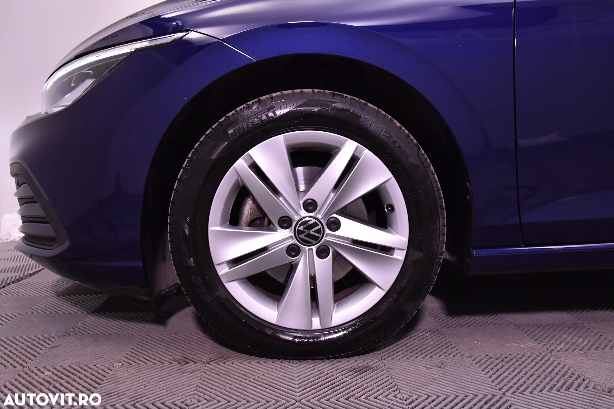 Volkswagen Golf - 13