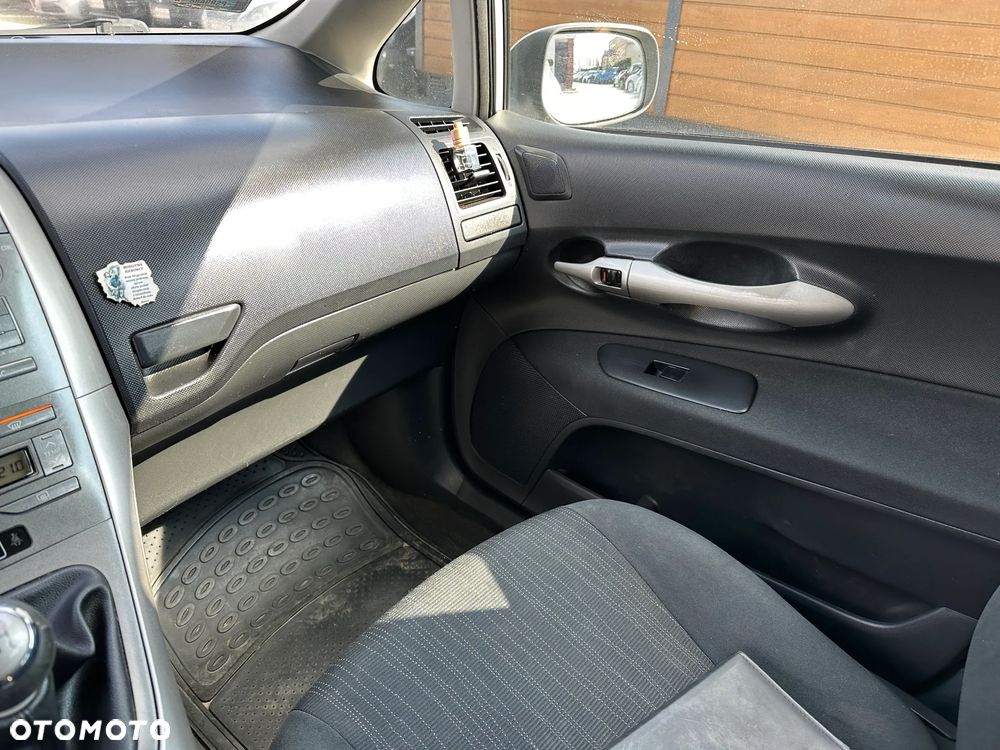 Toyota Auris - 15