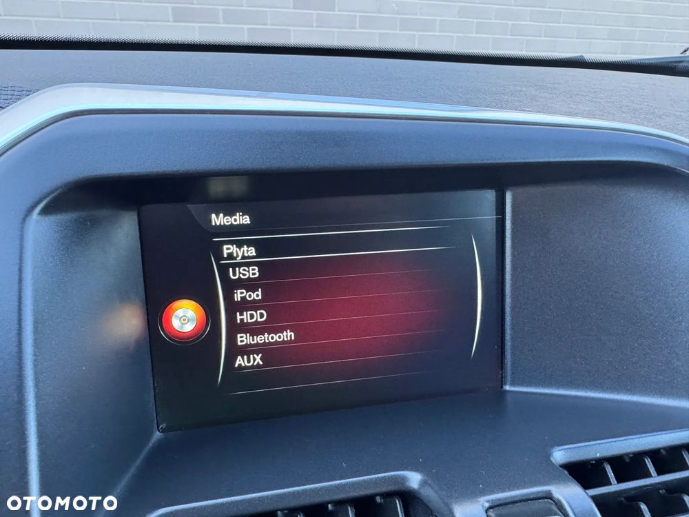 Volvo XC 60 D4 AWD R-Design Momentum - 35