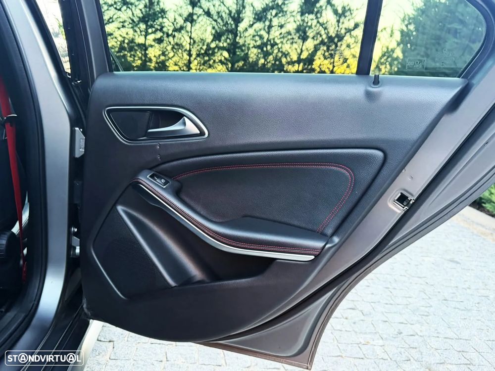 Mercedes-Benz A 45 AMG 4-Matic - 26