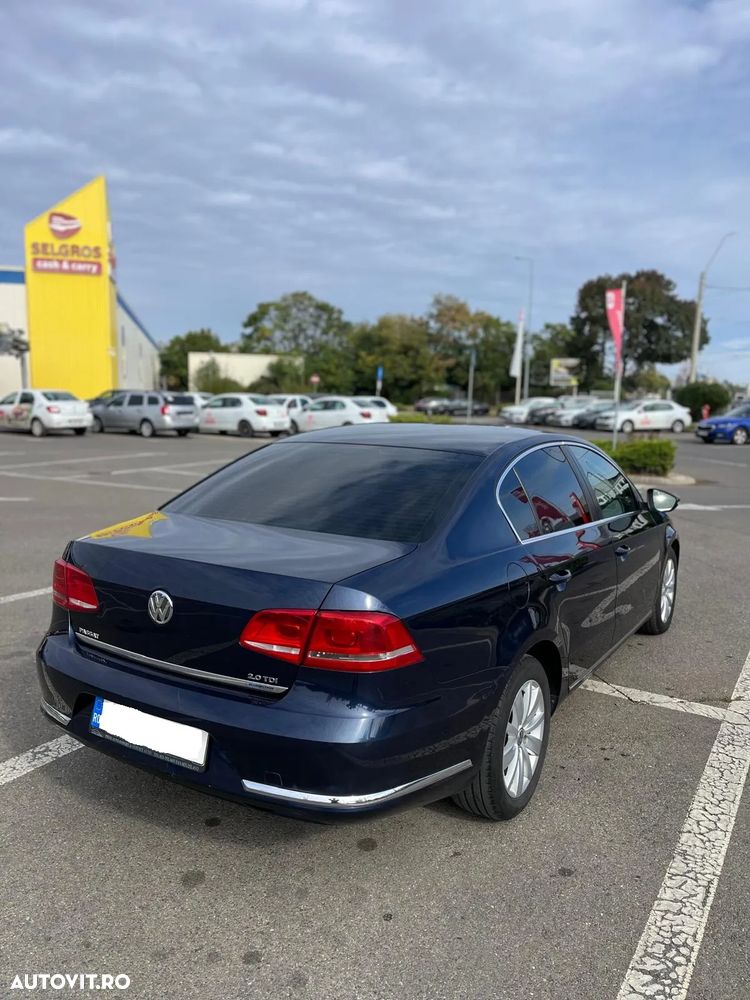 Volkswagen Passat - 4