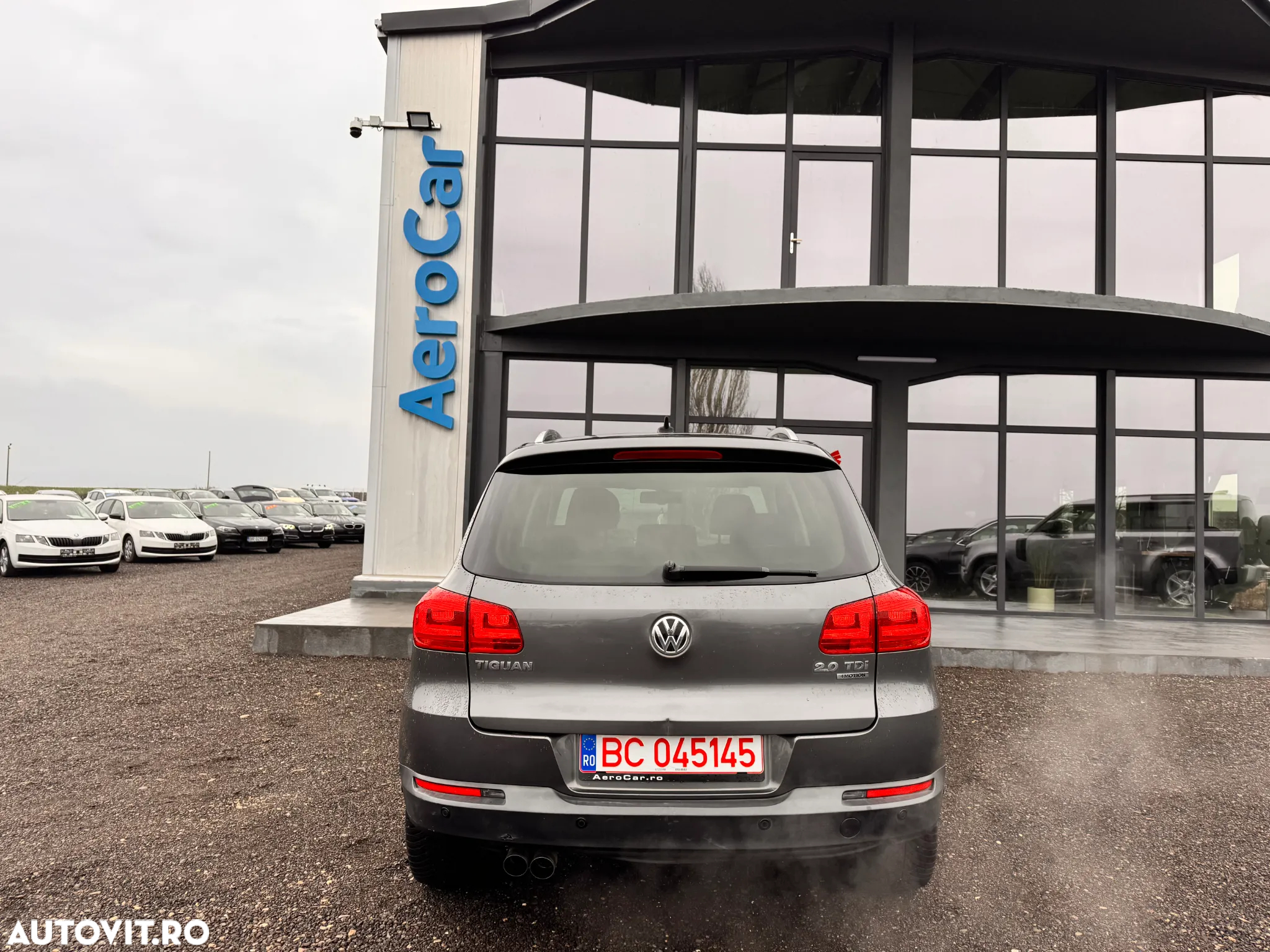Volkswagen Tiguan - 9