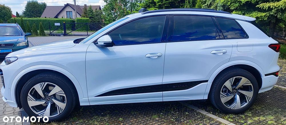 Audi Q6 e-tron - 3