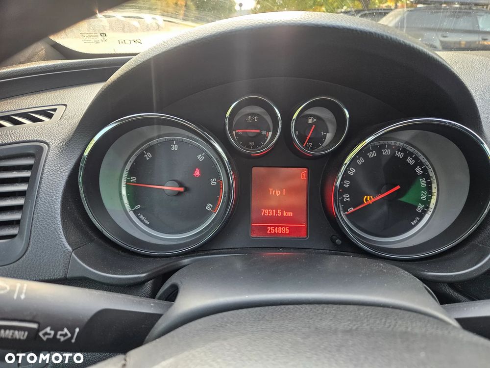 Opel Insignia - 9