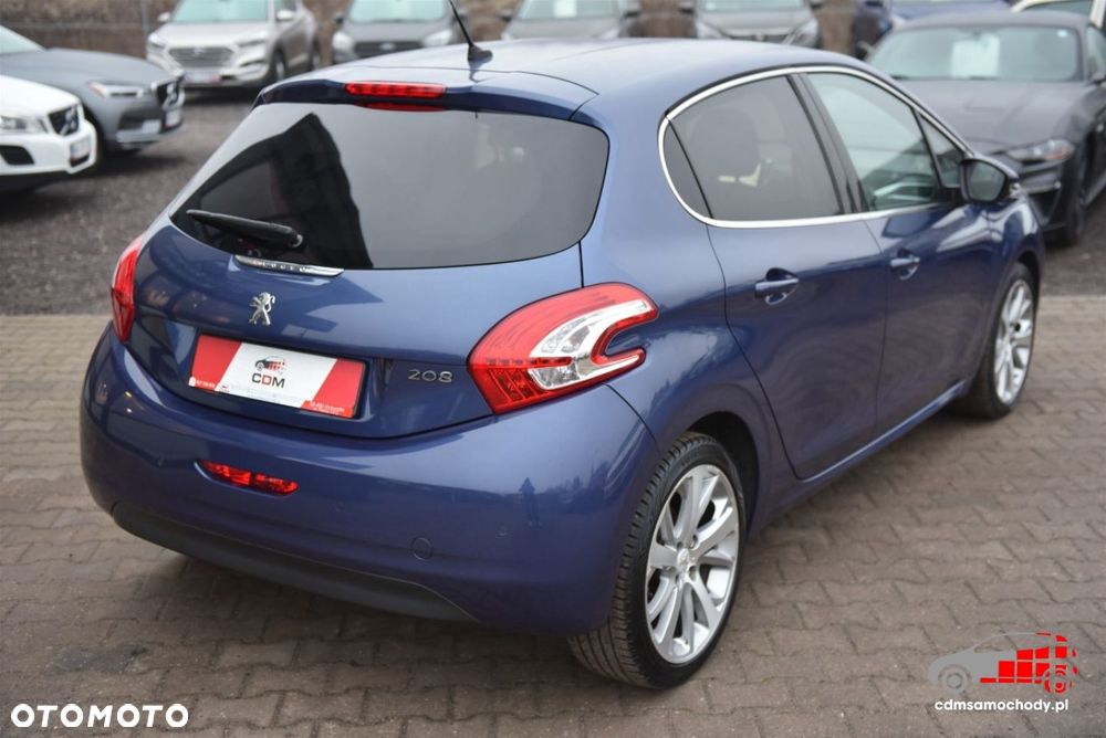 Peugeot 208 - 10